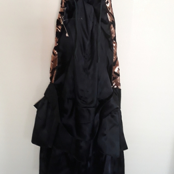 Dress - Picture 4 of 4